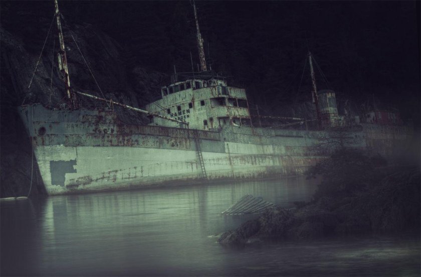 Заброшенный корабль призрак в Геленджике