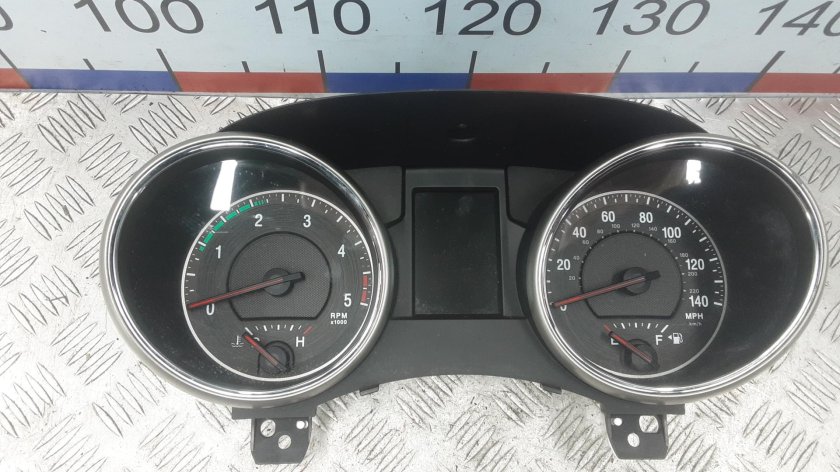 Приборная панель Jeep Grand Cherokee wk2