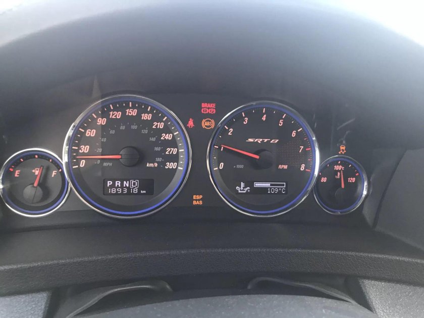 Панель приборов Jeep Grand Cherokee wk1