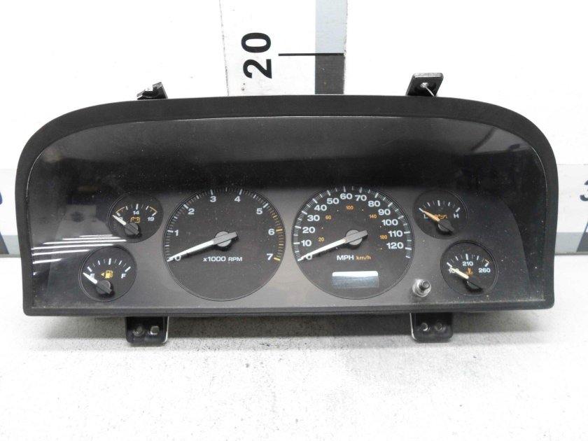 Jeep Grand Cherokee панель приборов