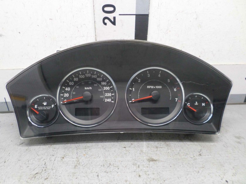 Приборная панель Гранд Чероки