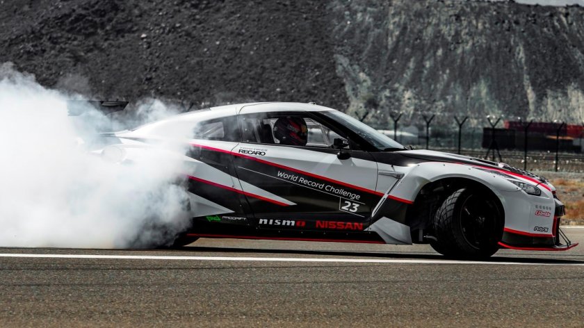 Ниссан GTR дрифт