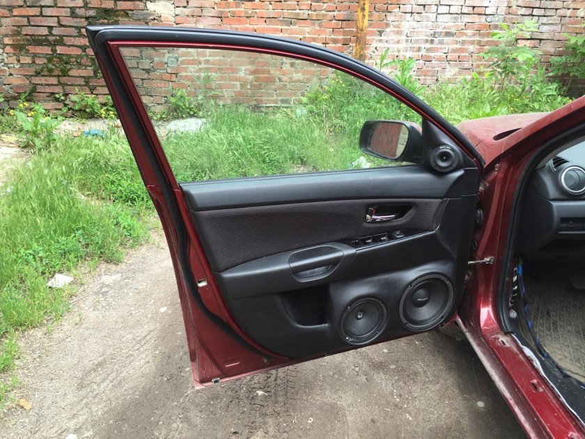 Мазда 3 БК дверь