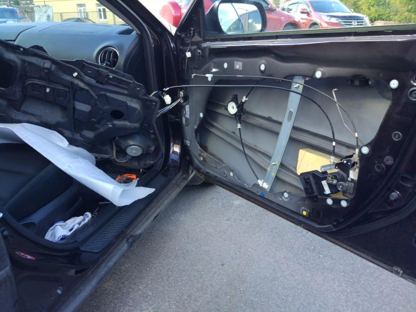 Дверь Мазда 6 gg