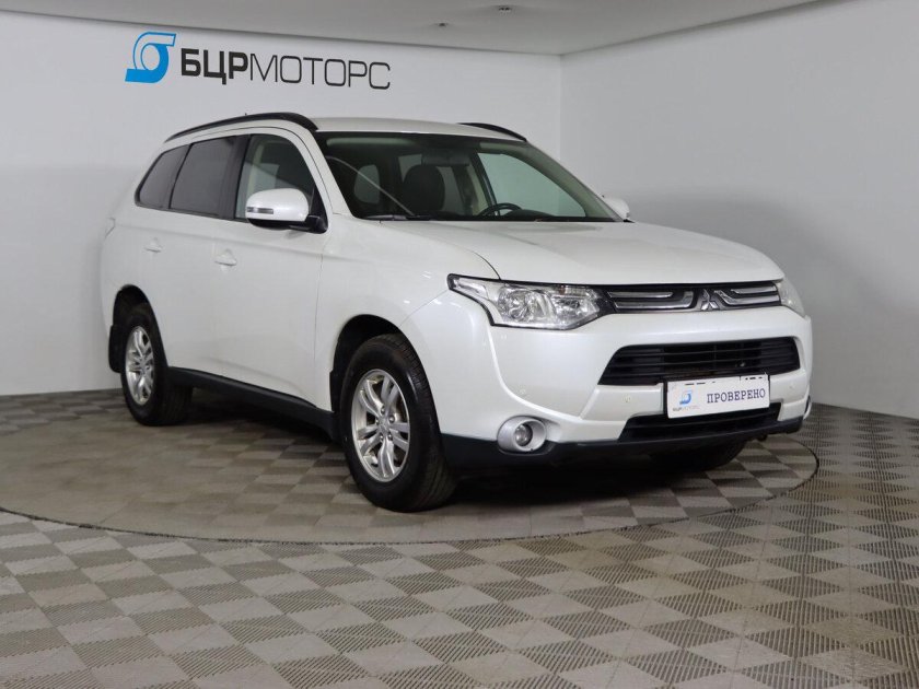 Мицубиси Аутлендер 2012 года фото