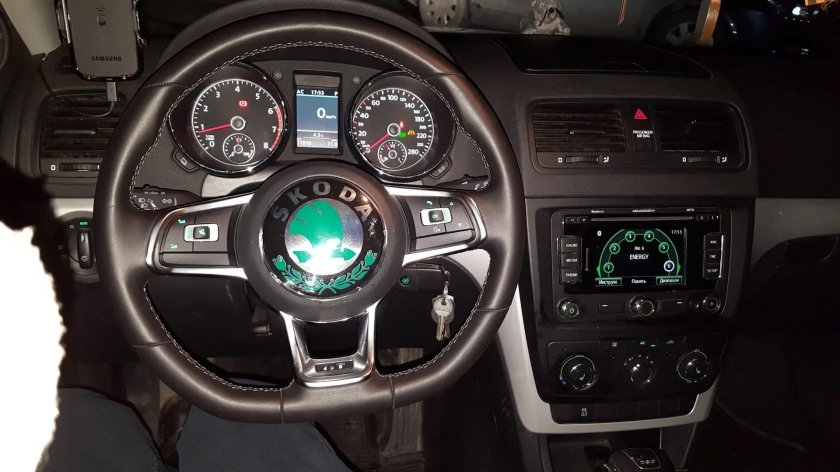 Приборная панель Шкода Йети