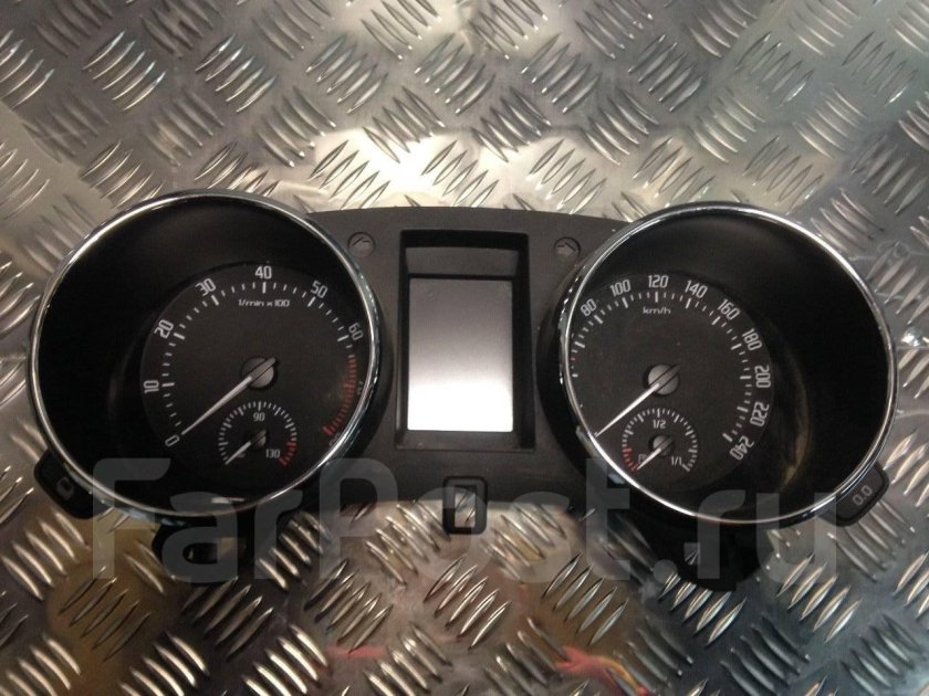 Приборная панель Шкода Йети 2012