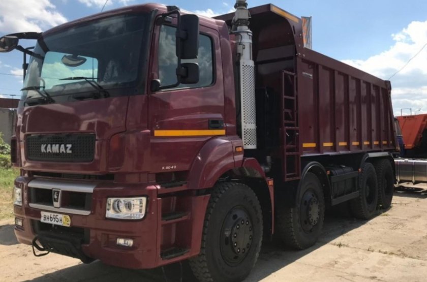 Самосвал КАМАЗ 65801-001-68