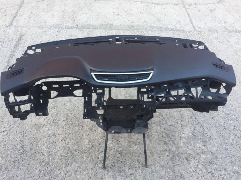 Торпедо Nissan Qashqai j11