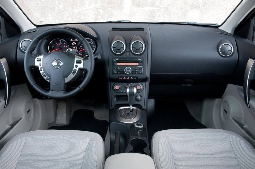 Nissan Qashqai 2007 салон