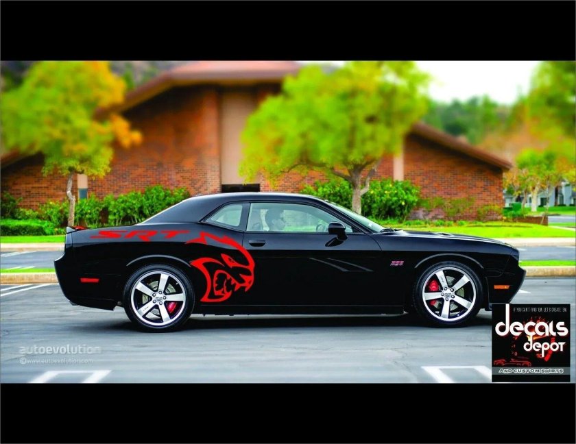 Додж Challenger srt8