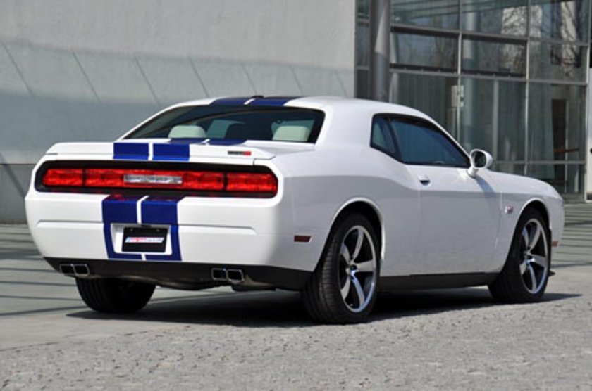 Dodge Challenger srt8 392
