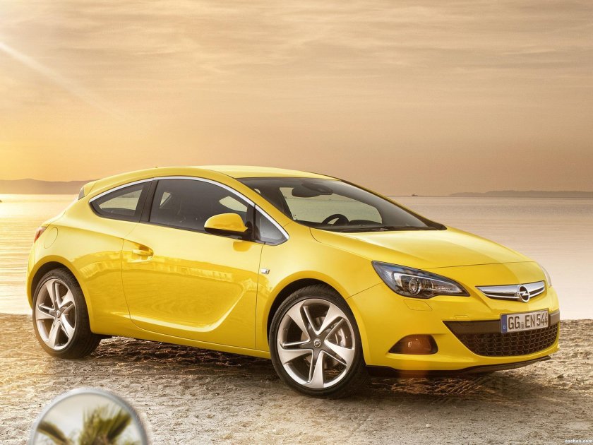 Опель Астра GTC 2011