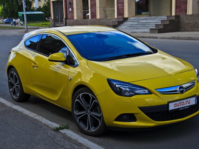 Opel Astra GTC 2014