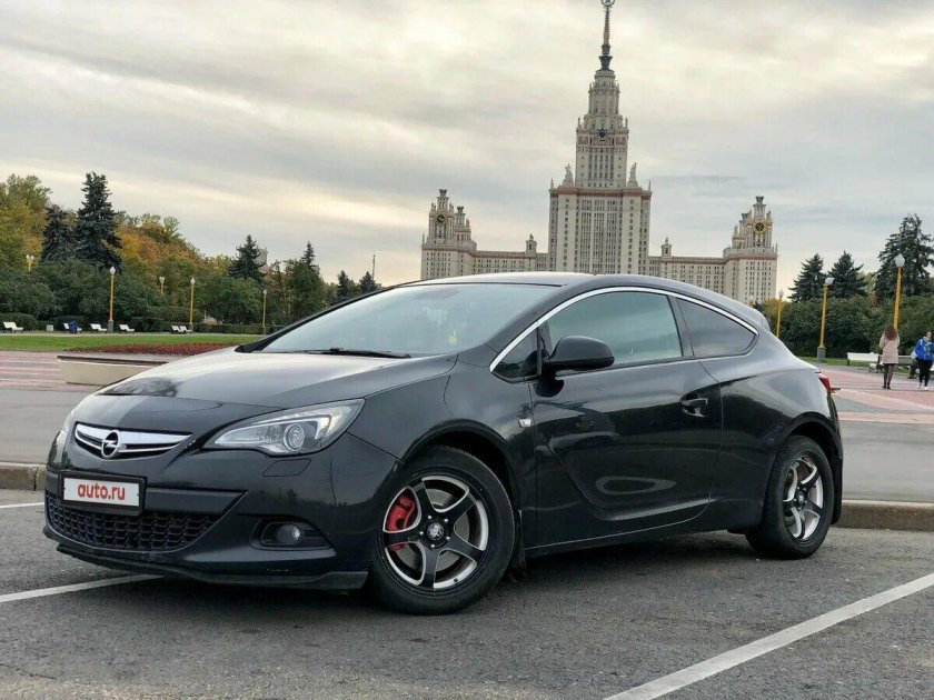 Opel Astra GTC 2012