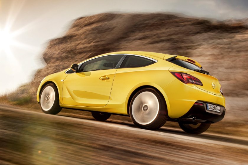 Опель Астра GTC 2012