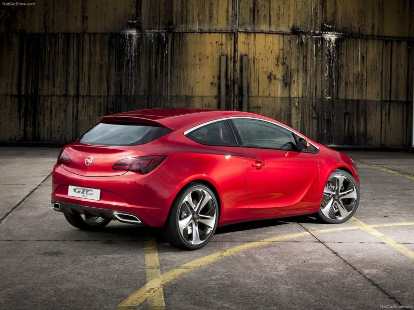 Opel Astra GTC 2015