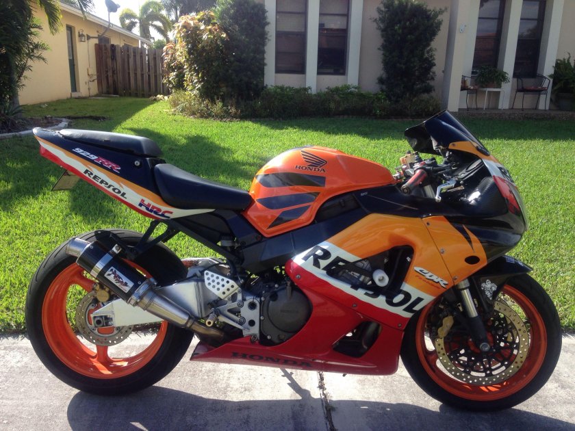 Хонда СБР 929