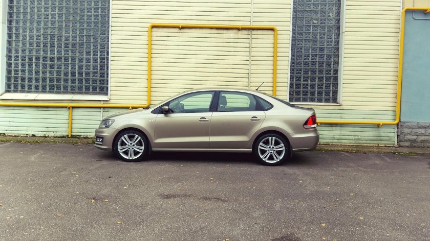 Фольксваген поло лифтбек r17