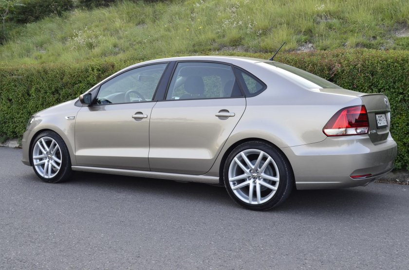 Фольксваген поло лифтбек r17