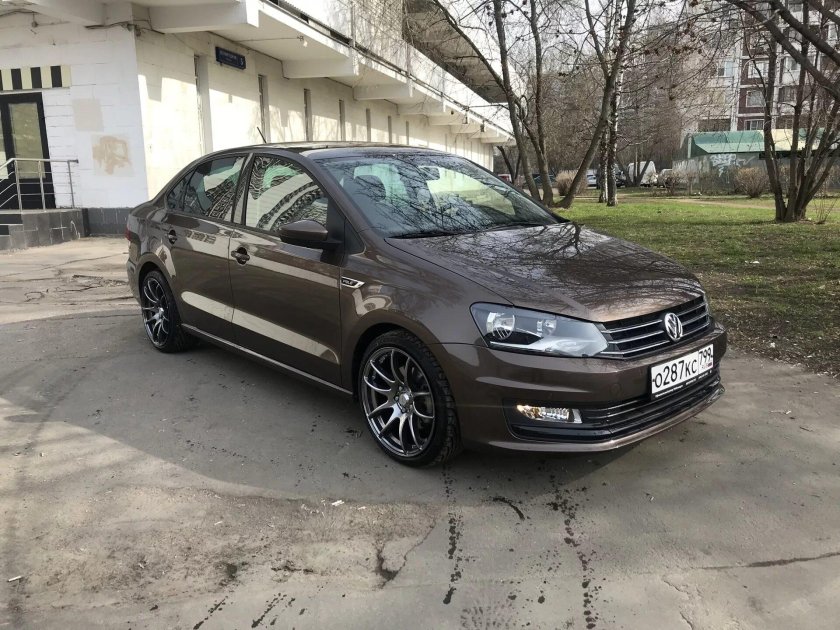 Polo sedan r17