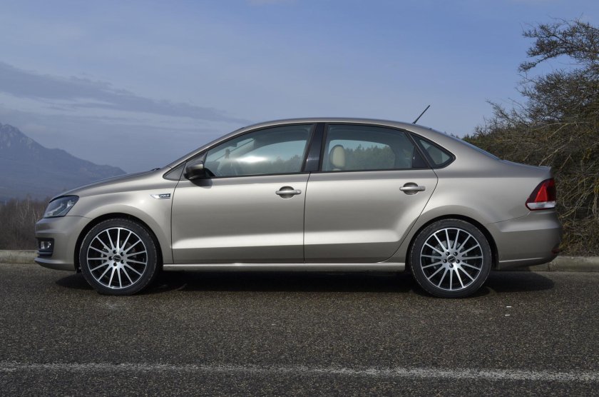 Фольксваген поло 2023 седан