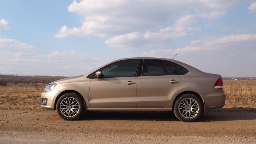 Volkswagen Polo sedan r16