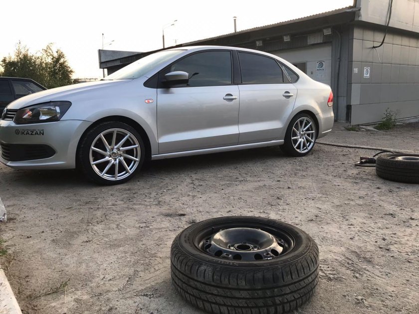 Поло седан Воссен r16