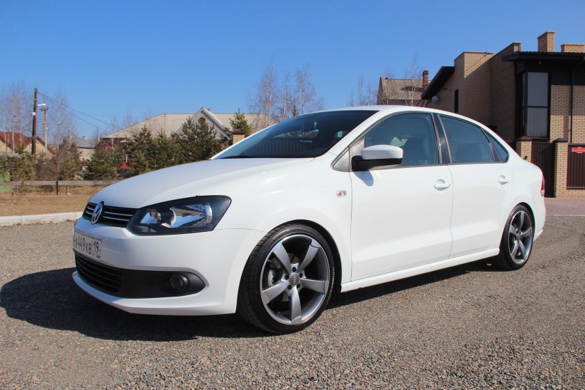 Polo sedan r17