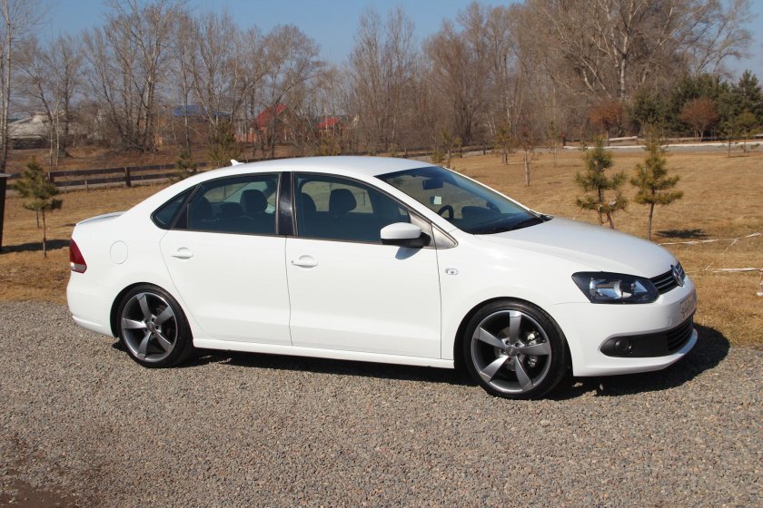 Polo sedan r17