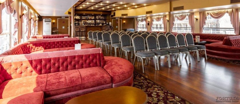 Теплоход Ленин водоход