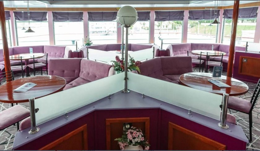 Теплоход Константин Симонов