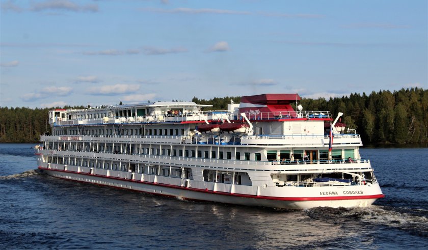 Леонид Соболев теплоход