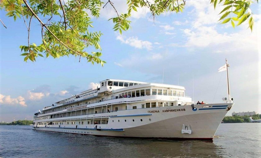 Теплоход генерал Лавриненков