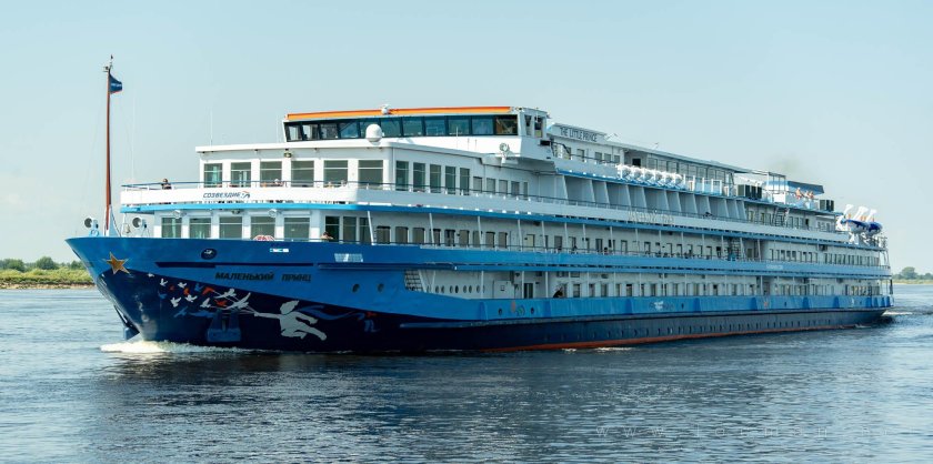 Теплоход маленький принц