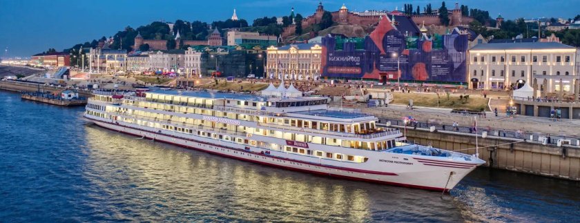 Теплоход Калинин