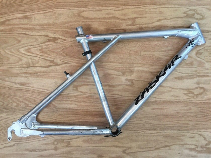 Рама велосипедная Tony Step Bike Blink 20,6 + каретка SPN 19