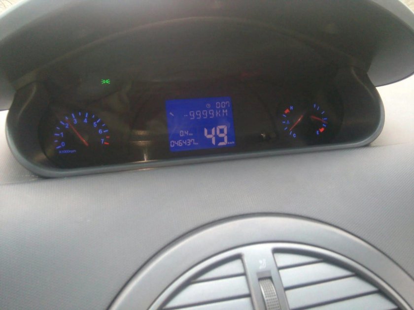 Чери Индис приборная панель