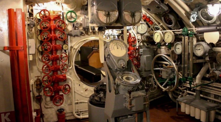 Внутри подводной лодки пр. 877