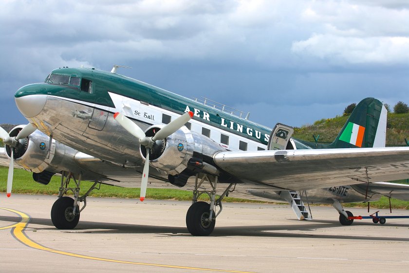 Douglas DC-3