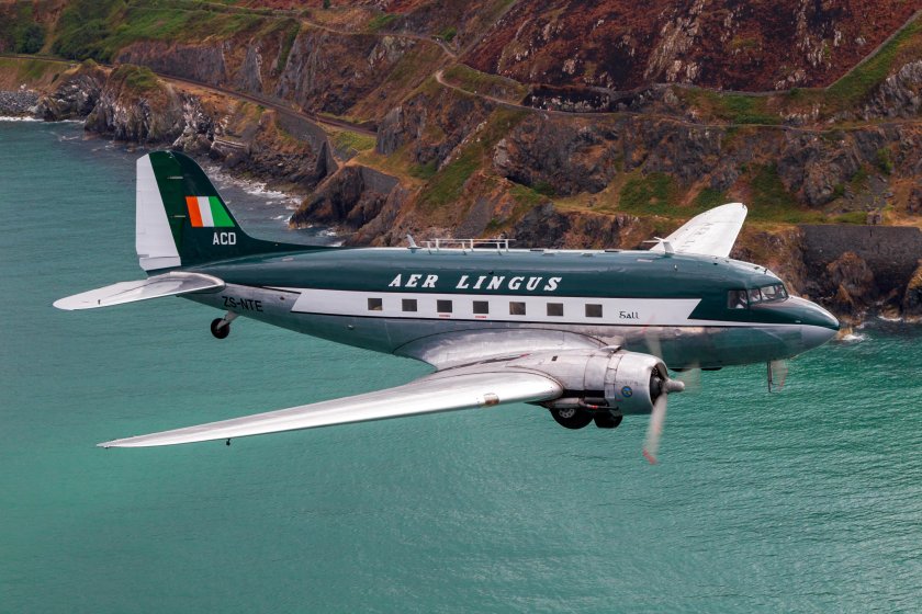 Самолет Douglas DC-3