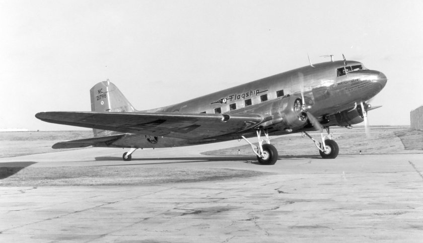 Douglas DC-3 (C-47 Dakota) -