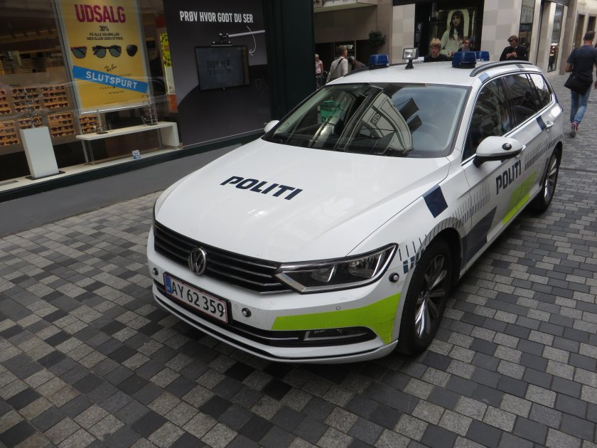 Полицейские машины в Дании