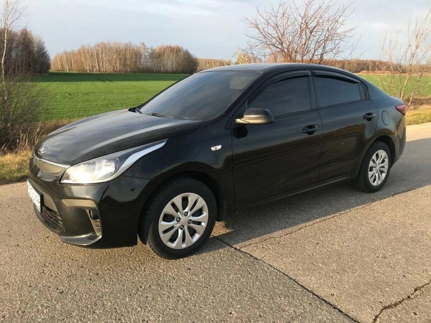 Kia Rio 2017 черная