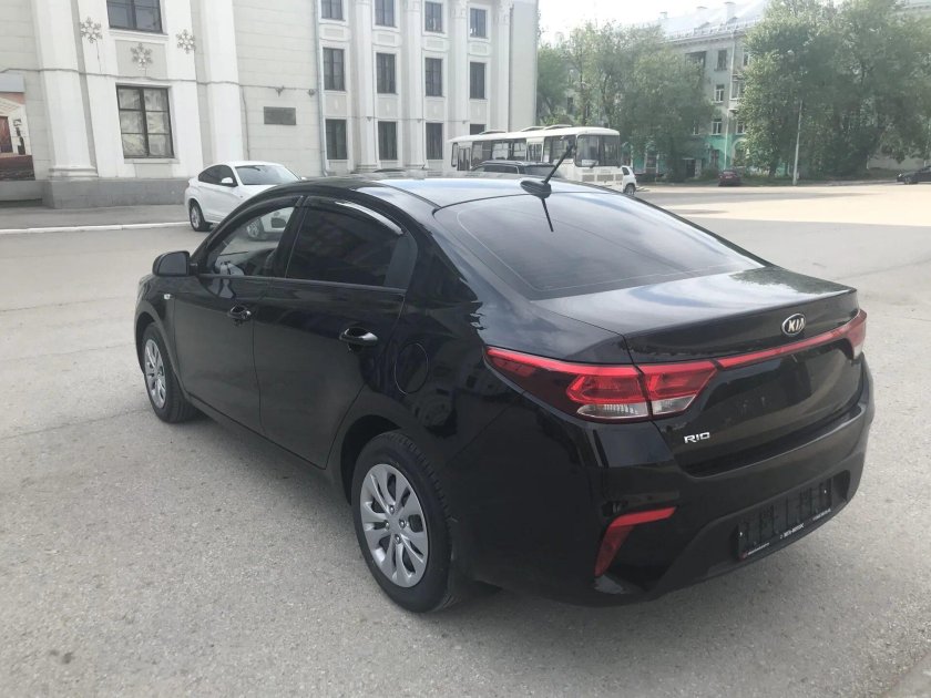 Kia Rio 4 черный