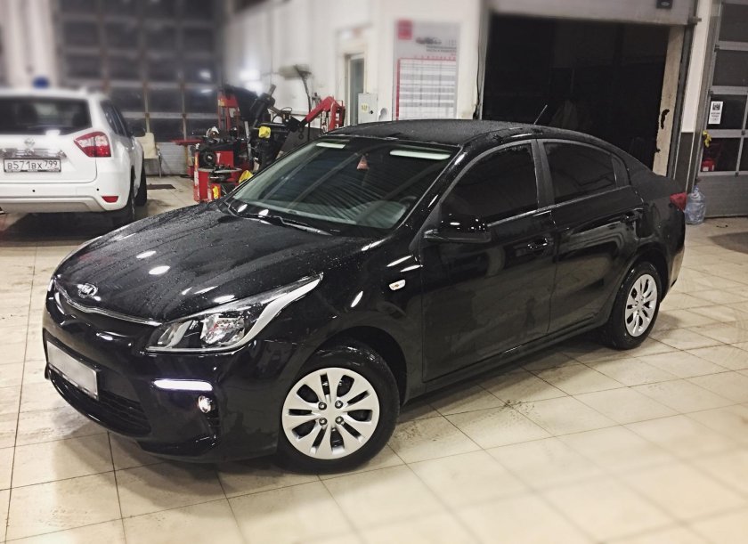 Киа Рио 2018 черная