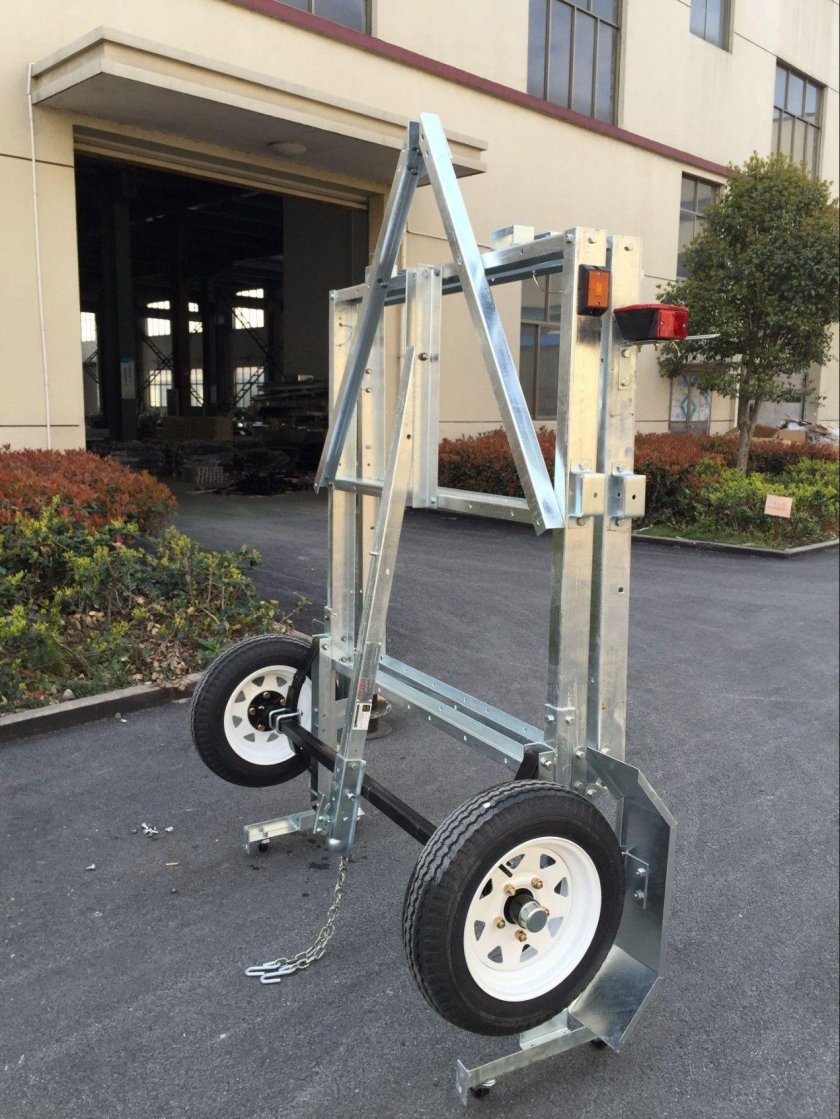 Самоопрокидывающийся прицеп