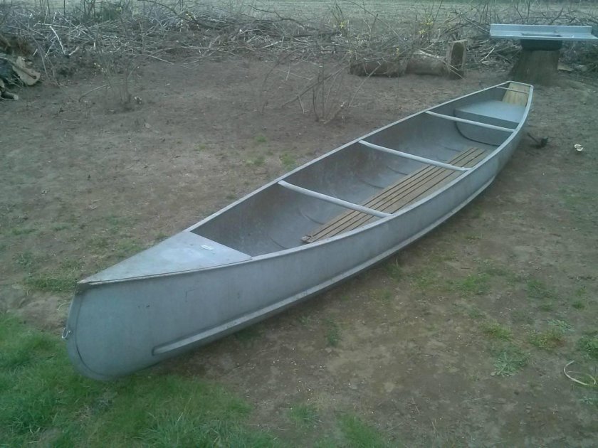 Лодка Казанка каноэ