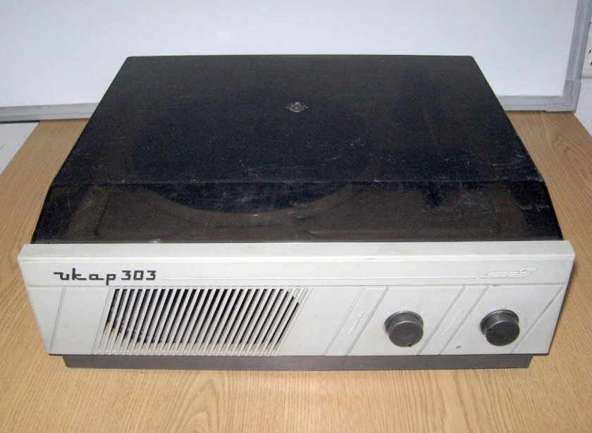 Электрофон Икар эф-303