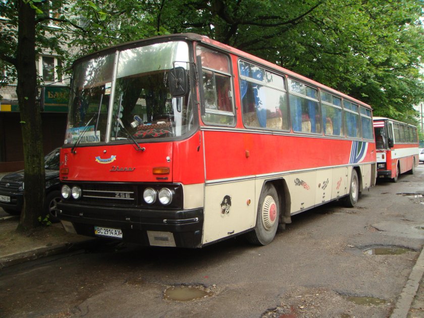 Ikarus 256